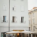 Monolocale Marino In Centro Storico Apartmán *